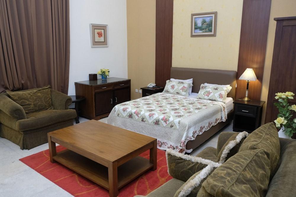 Le Krasak Boutique Hotel 요그야카르타 외부 사진
